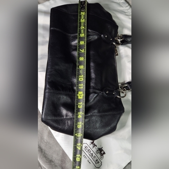 Coach bag black /bag comes with protective silk bag - Picture 13 of 13